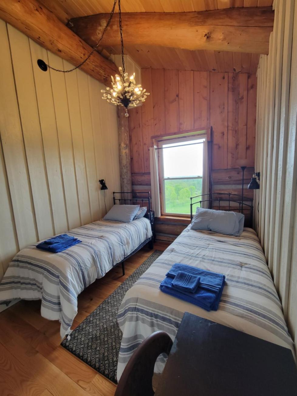 Firefly Creek Lodge Livonia Eksteriør bilde