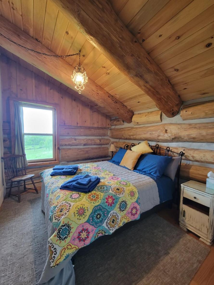 Firefly Creek Lodge Livonia Eksteriør bilde